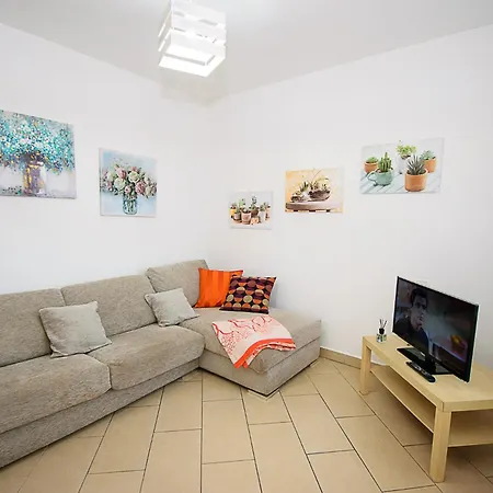 Venturina Terme Apartment 아파트 *