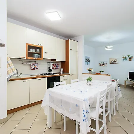 Venturina Terme Apartment